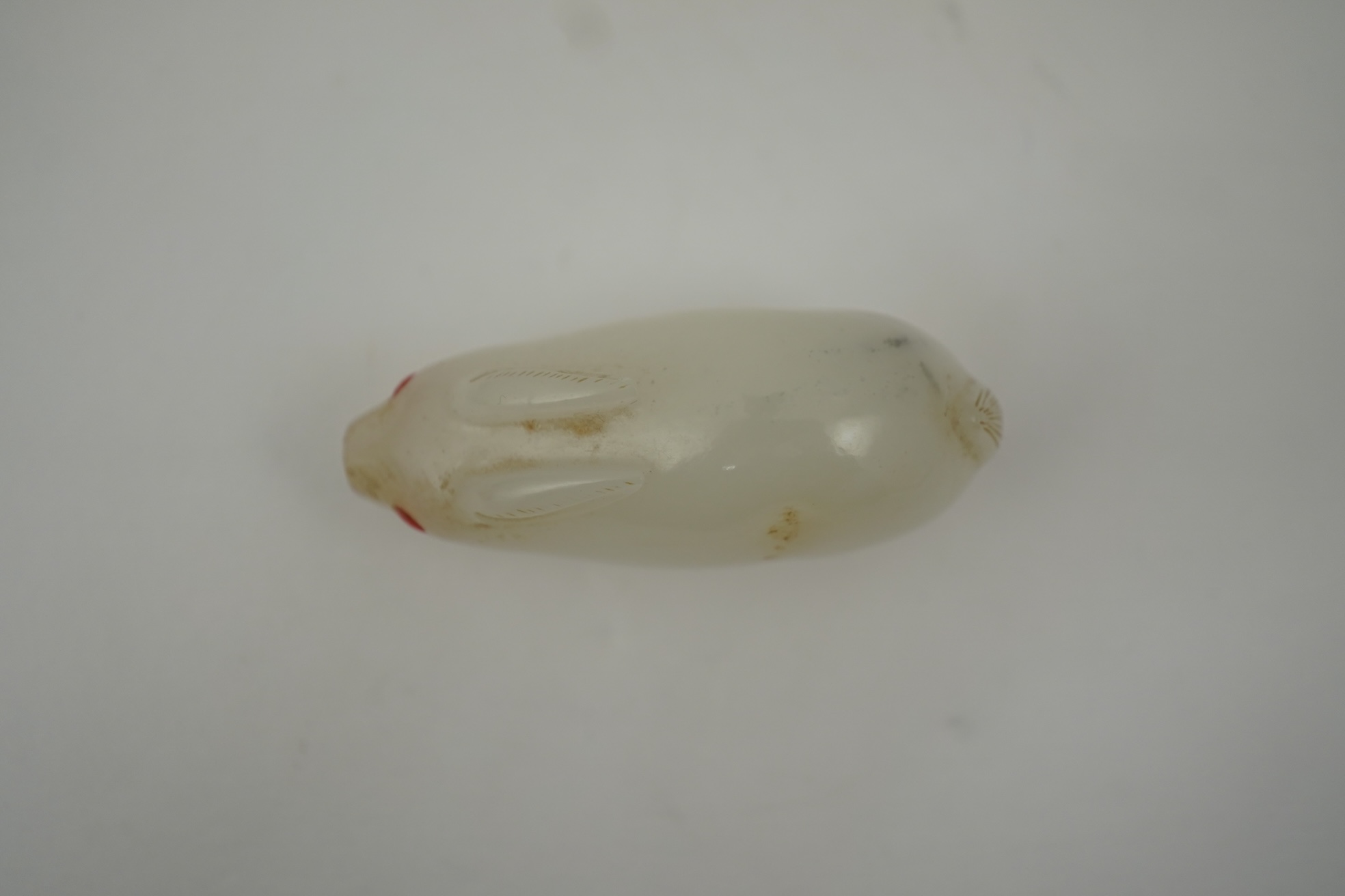 A Chinese white jade ‘rabbit’ snuff bottle, 18th/19th century